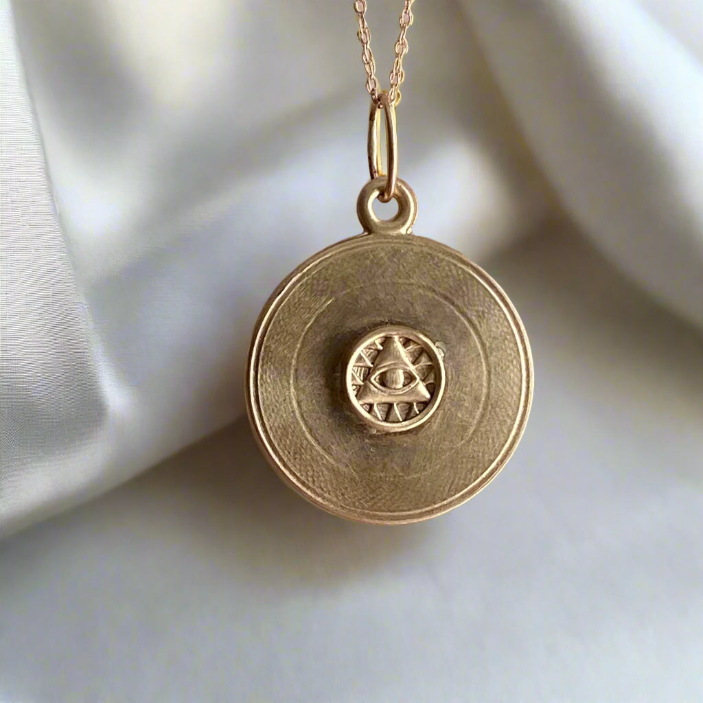 Omniscient Necklace
